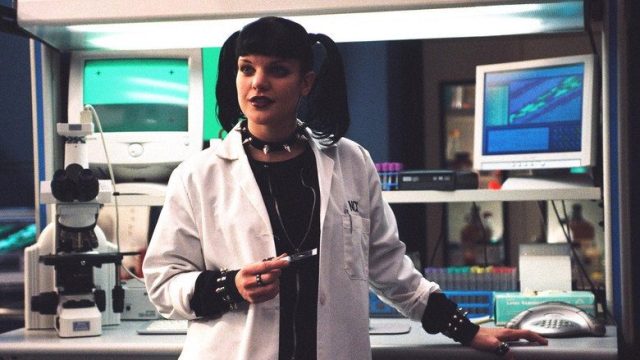 NCIS S01E17
