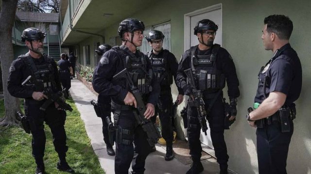 S.W.A.T. S06E16